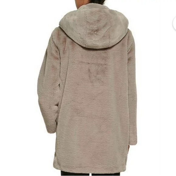 DKNY Plush Winter White Teddy Jacket Size XL PTP 26” EUC - Picture 4 of 13